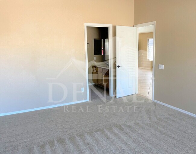 Building Photo - 8736 E Nido Cir