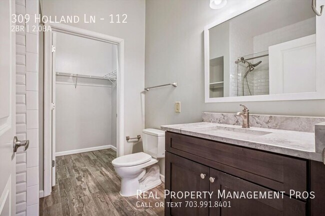 Building Photo - 309 Holland Ln