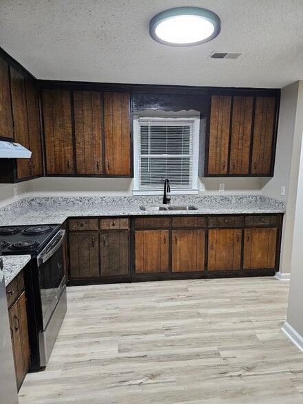 Building Photo - 2128 Terrace Club Ct