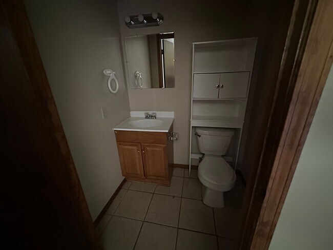 Building Photo - Come take a look at this 3-bedroom 1.5-bat...