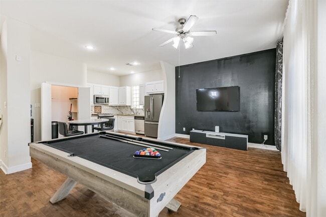 Building Photo - 11307 Main Holly Dr