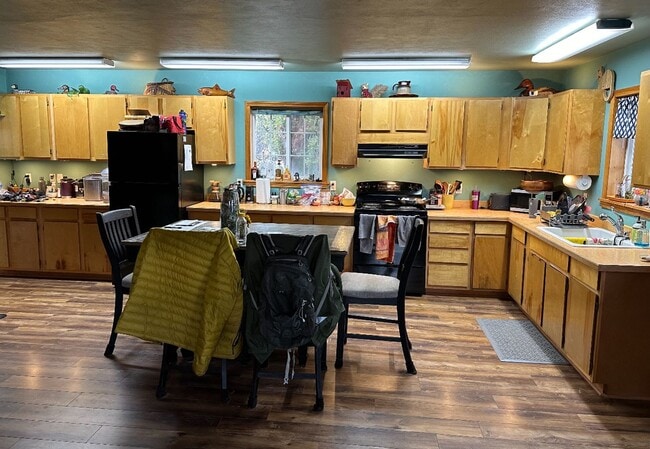 Building Photo - Kalispell Home with stunning mountain views