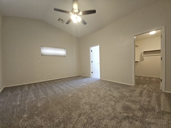 Building Photo - Charming 3-Bedroom Home for Rent in East M...