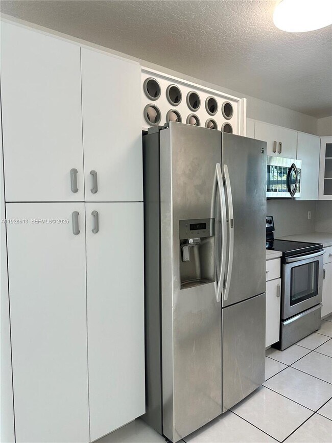 Building Photo - 12500 SW 251st Terrace