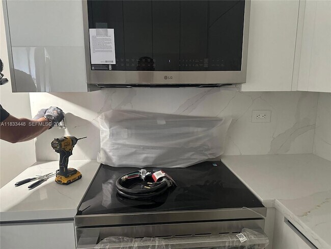 Building Photo - 1500 Bay Rd