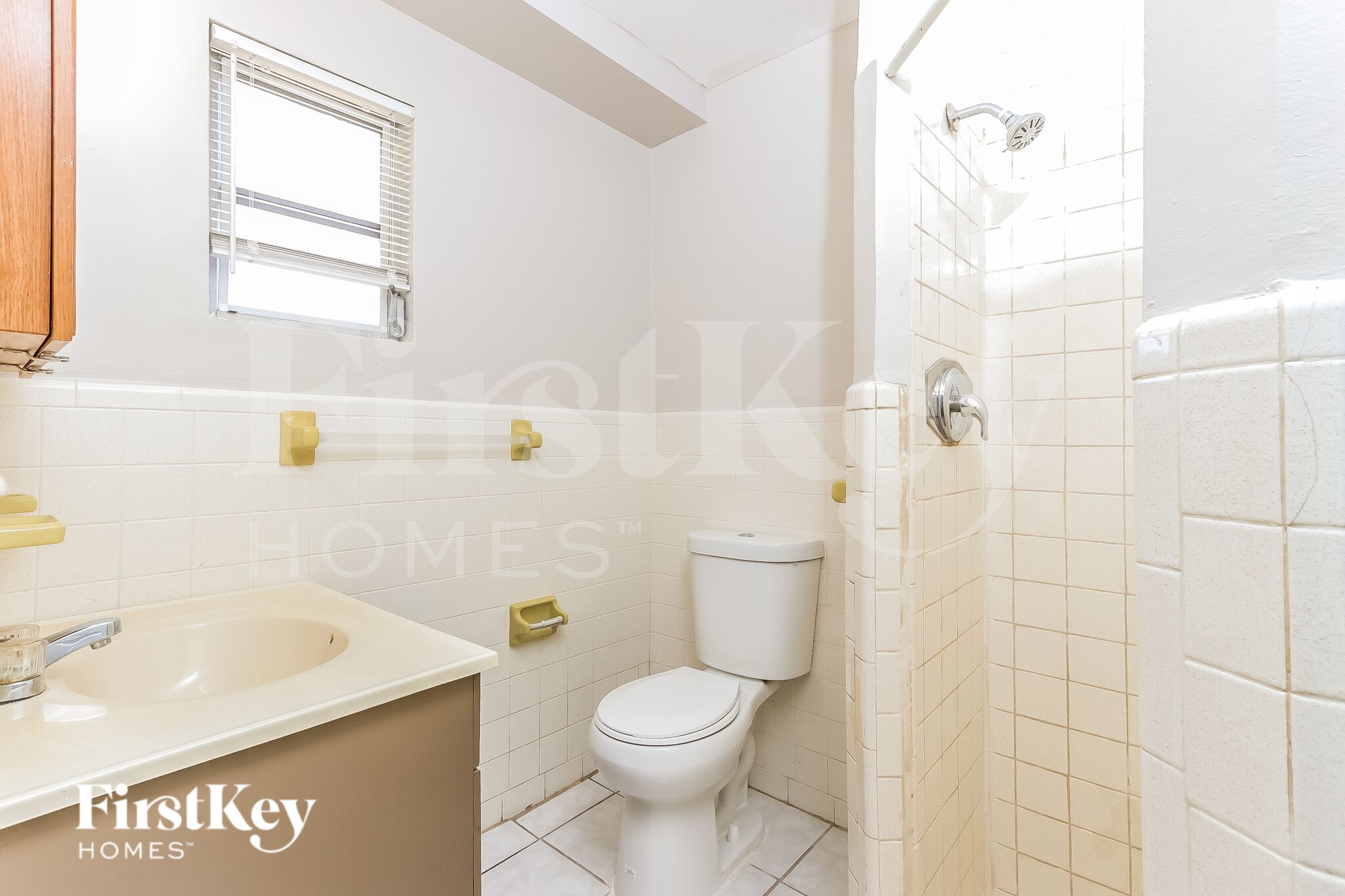 Building Photo - 3025 Robert Rd