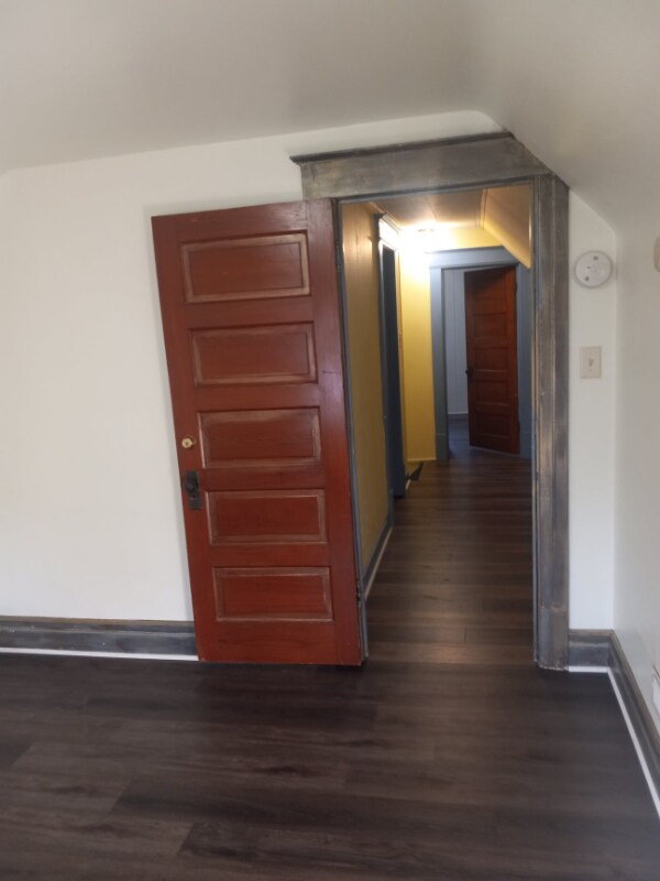 Building Photo - 539 W Canedy St