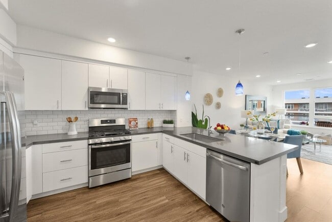 Building Photo - 5933 Sunstone Dr