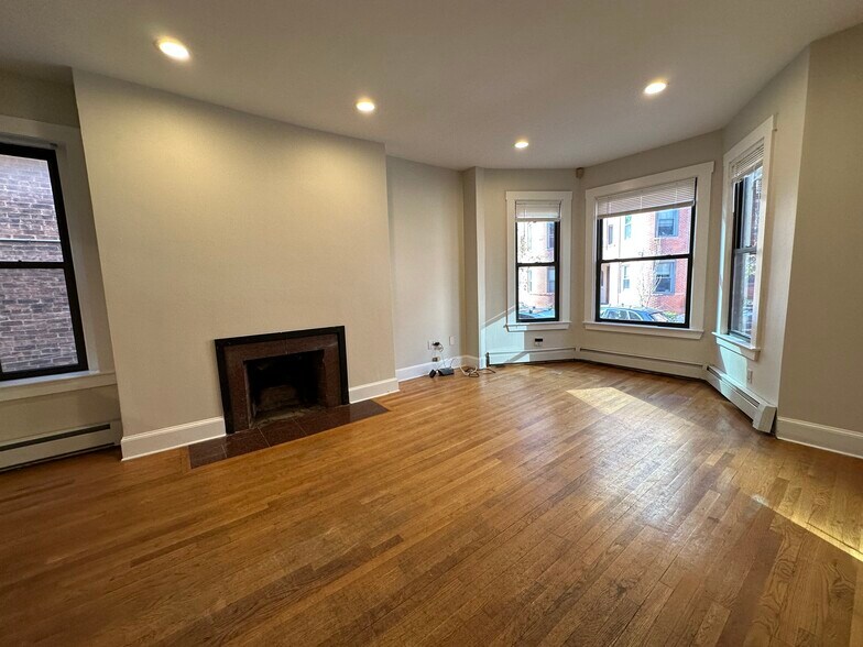 Building Photo - 15 St Germain St