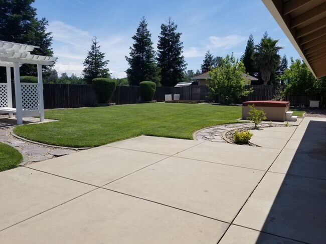 Building Photo - 4057 Saffron Way