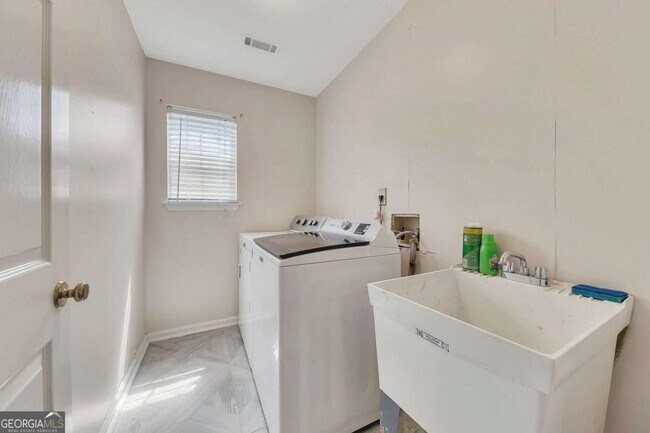 Building Photo - 1298 Parkwood Chase NW