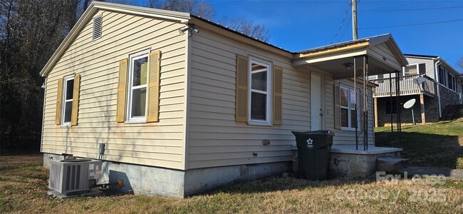 Building Photo - 500 Dogwood