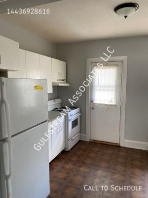 Building Photo - 917 N Streeper St