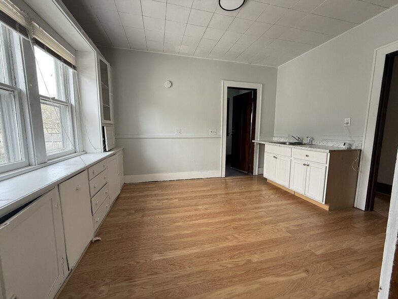 Building Photo - 318 Scio St