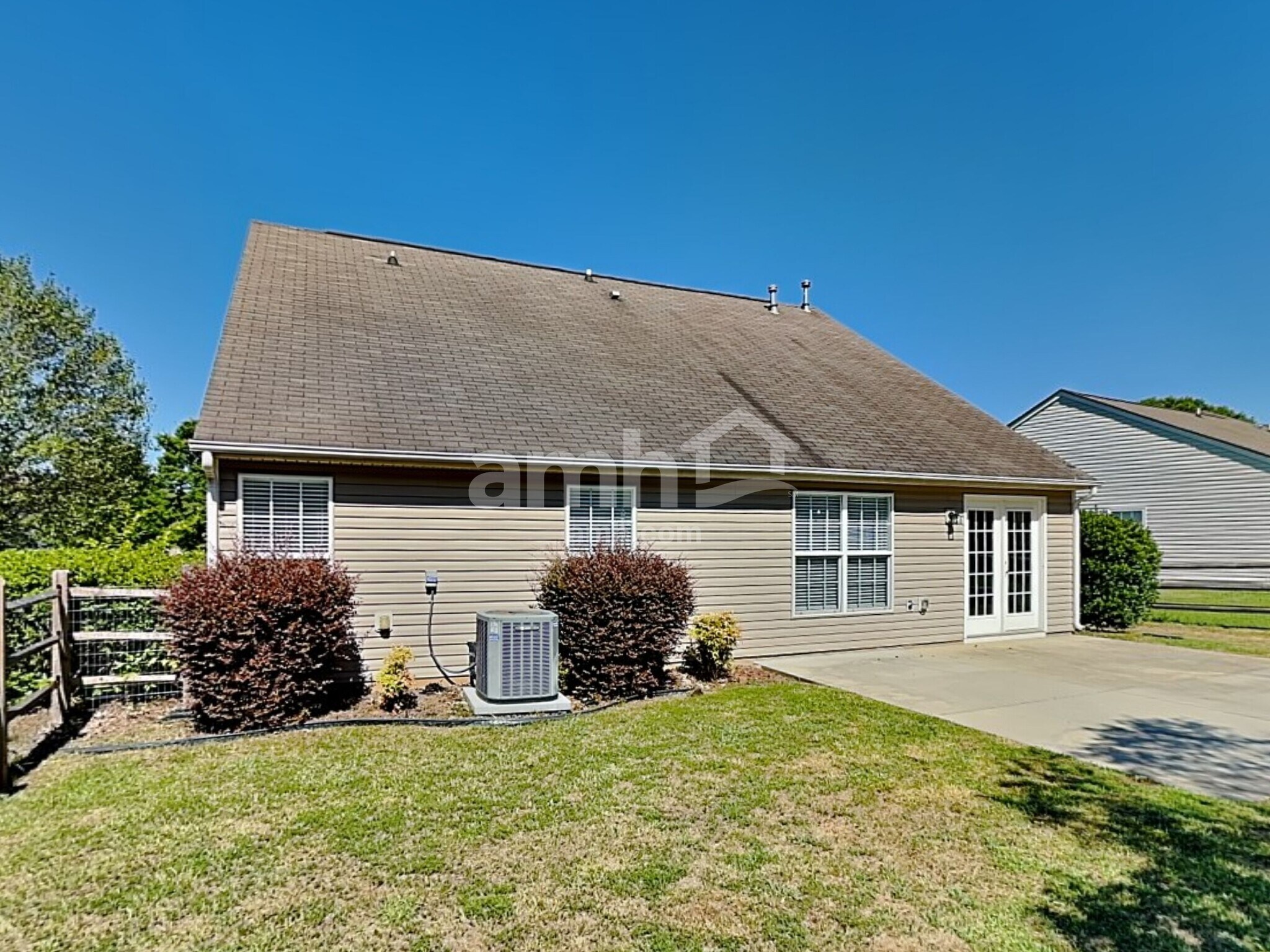 Building Photo - 112 Golden Valley Dr
