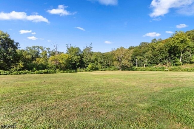 Building Photo - 190 US-46