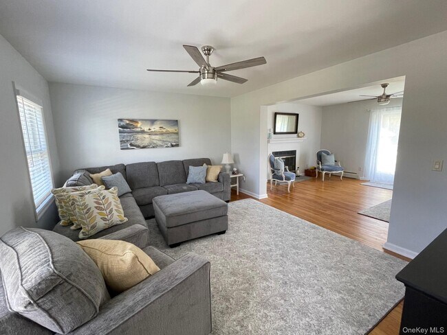 Building Photo - 59 Peconic Ave