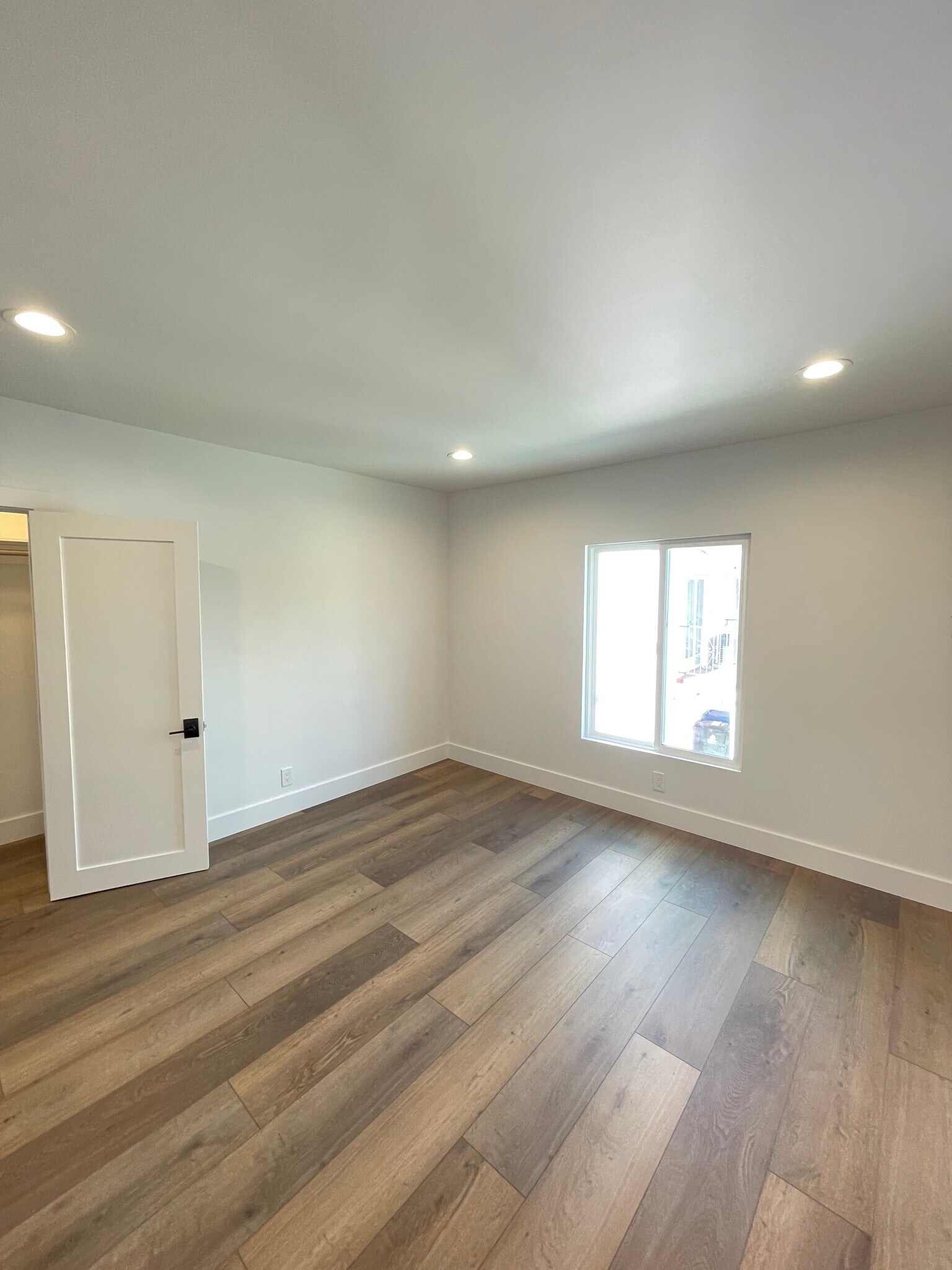 Building Photo - 1536 N Commonwealth Ave