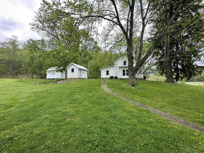 Building Photo - 75601 8th Street Rd