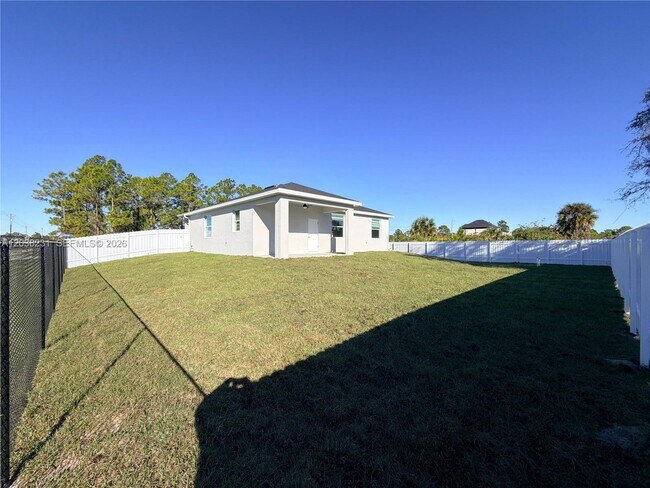 Building Photo - 1111 Gunby Ave S