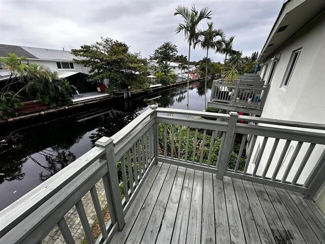 Building Photo - 578 NE 20th St