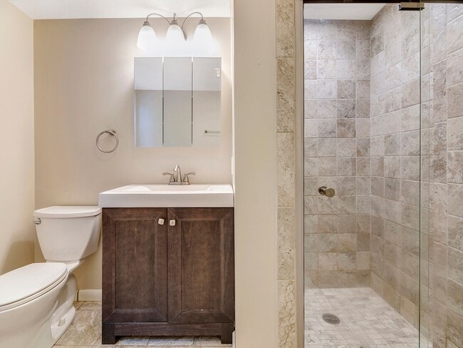 Building Photo - MID-CENTUTY MODERN 4 BEDROOM/2 BATH HOME-MUST SEE TO APPRECIATE!!