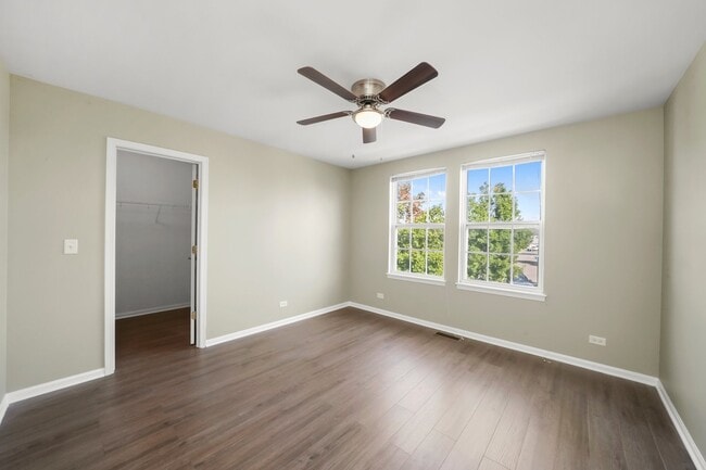 Building Photo - 3251 Thunderbird Ct E