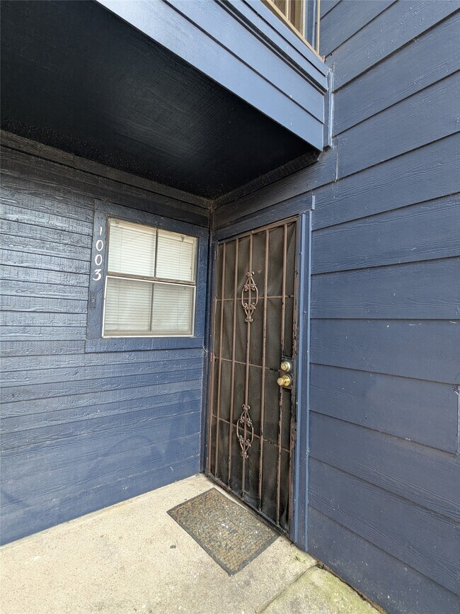 Building Photo - 13480 S Thorntree Dr
