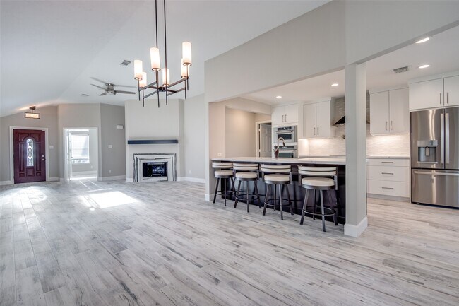 Building Photo - 3331 Hemingway Dr
