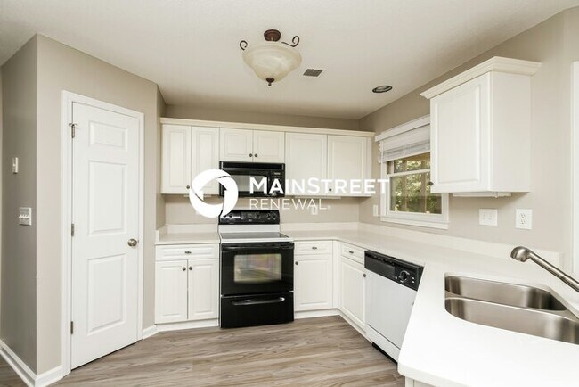 Building Photo - 3 Bedroom Pet-Friendly Home in Douglasville, GA with Main Street Renewal