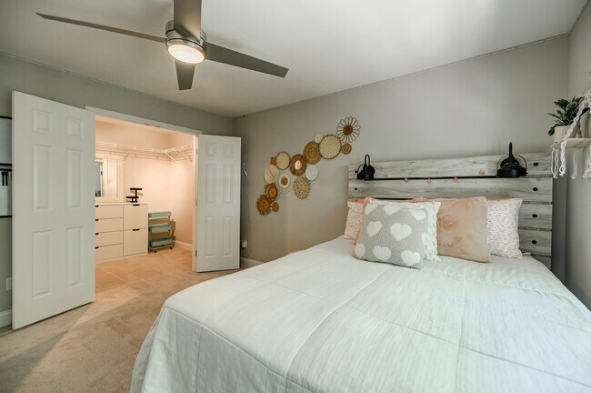 Building Photo - 2105 Brookridge Ter