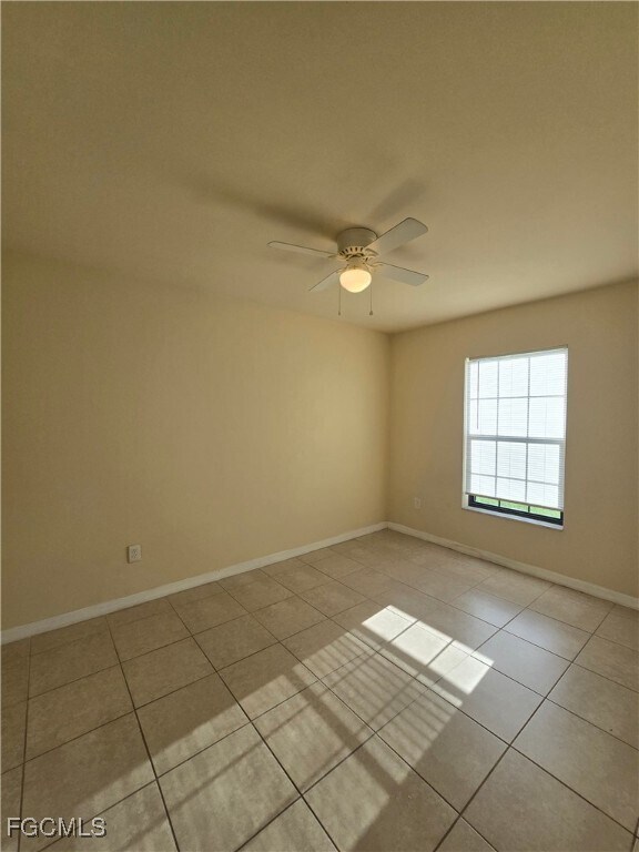 Building Photo - 906 SE 6th Ct