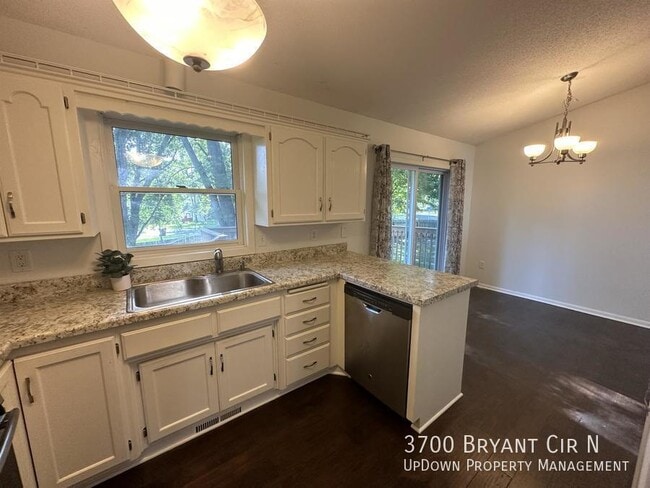 Building Photo - 3700 Bryant Cir