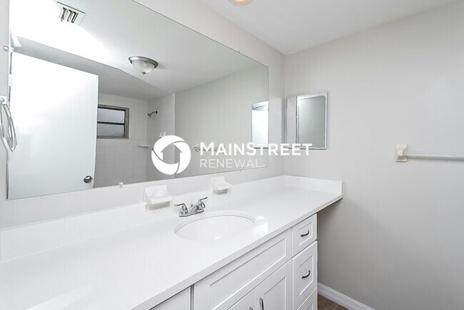Building Photo - 3 Bedroom Pet-Friendly Home in PORT RICHEY, FL with Main Street Renewal