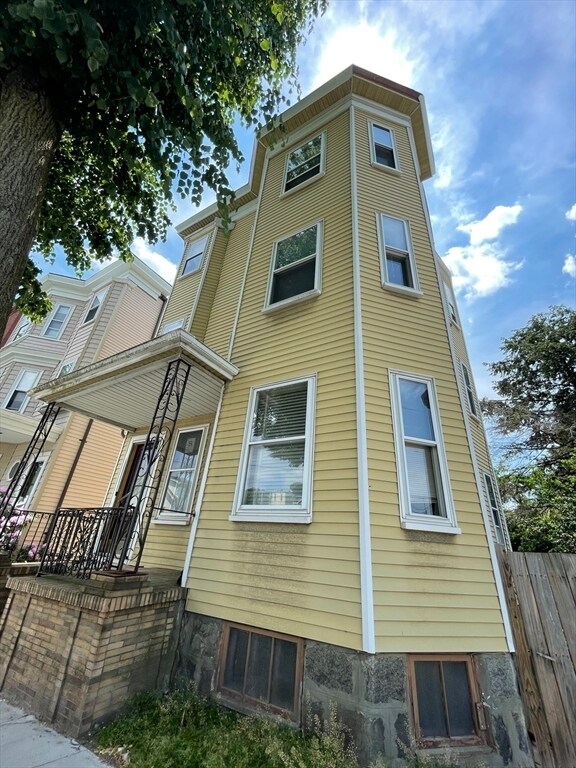 Building Photo - 44 Ashley St