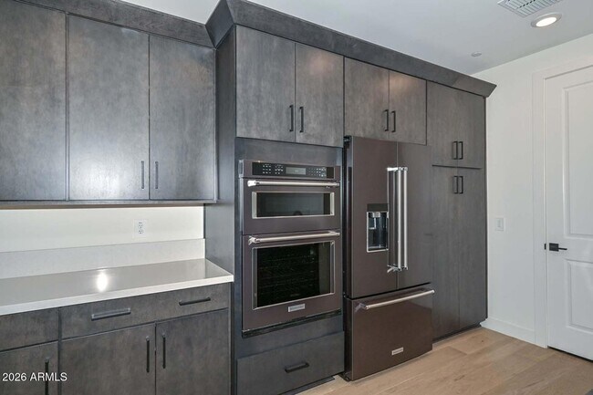 Building Photo - 11300 N Casa Dega Dr