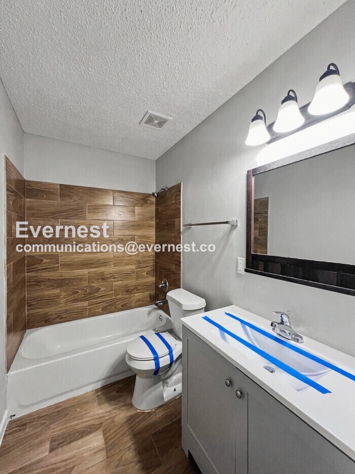 Building Photo - 5733 Woodbourne Ct