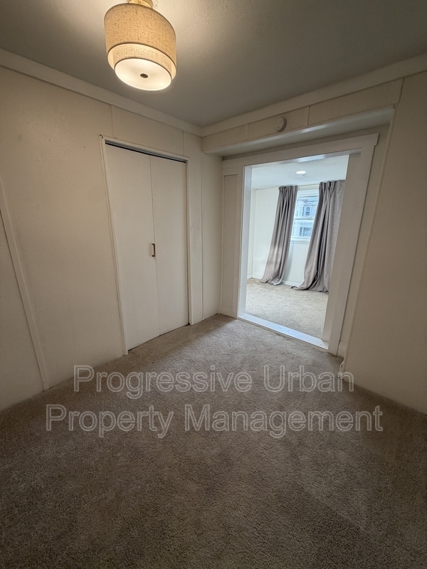 Building Photo - 4345 W 48th St