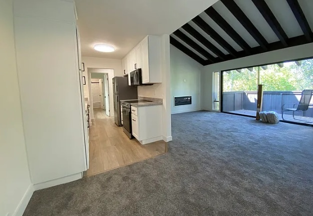 Building Photo - Charming 1bd/1ba Condo in Woodside HOA