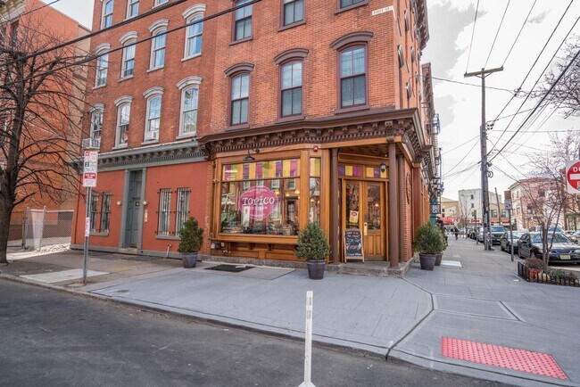 Building Photo - 237 3rd St