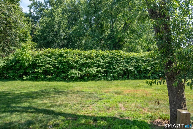 Building Photo - 40 Kingsbury Ln