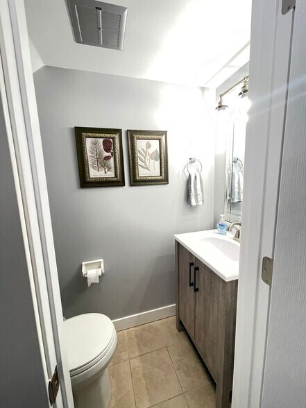 Building Photo - 3567 Kenbrooke Ct