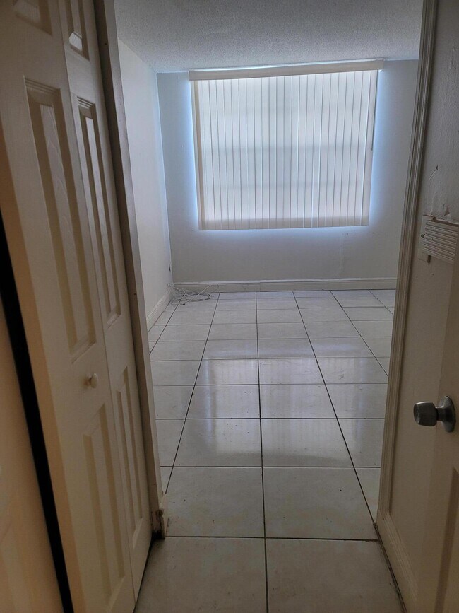 Building Photo - 488 NW 165th St