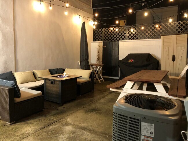 Building Photo - 524 Dudley St