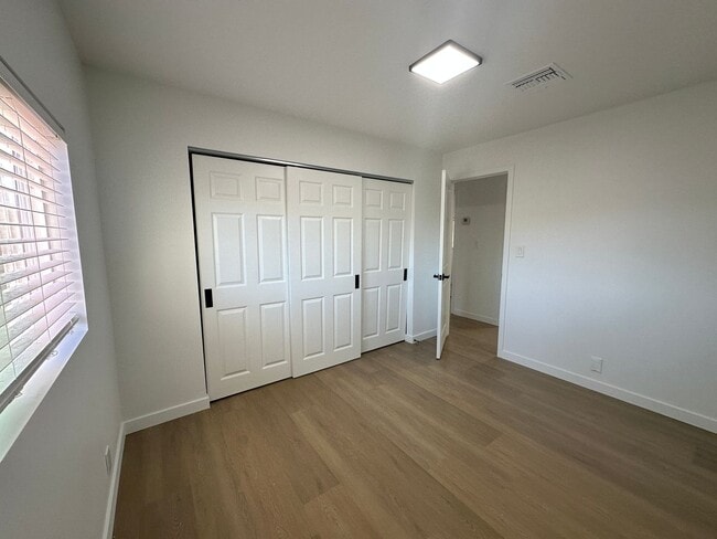 Building Photo - Available Now! Amazing Views and Spacious ...