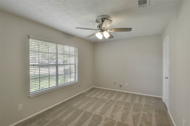 Building Photo - 7211 Fuchsia Ln