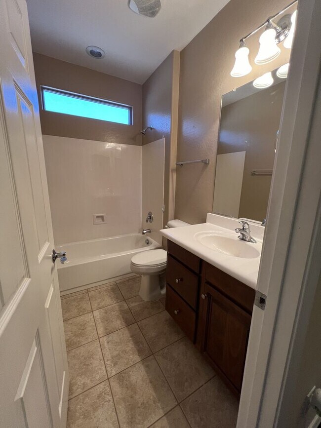 Building Photo - 4457 E Carob Dr