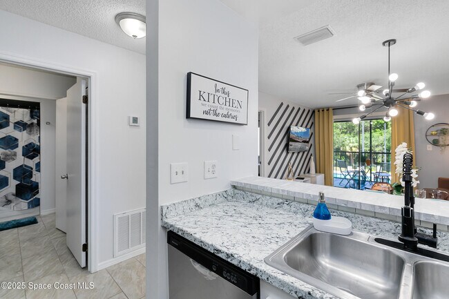 Building Photo - 3165 South St