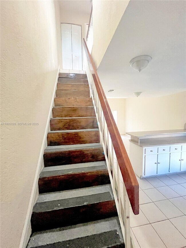 Building Photo - 5712 W 25th Ct