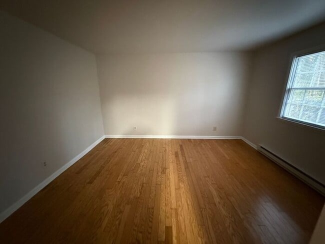 Building Photo - Duke View Apartments